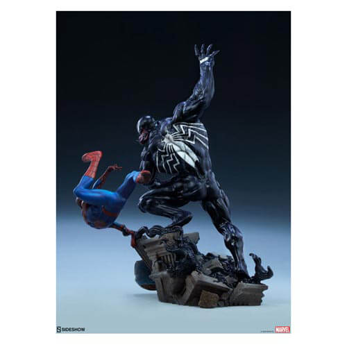 Spider-Man vs Venom Maquette